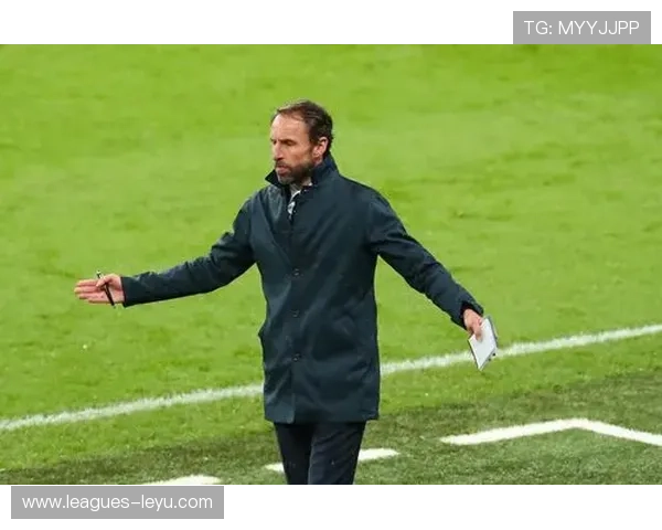 英格兰中场危机！后防缺人雪上加霜，索斯盖特战术体系面临挑战