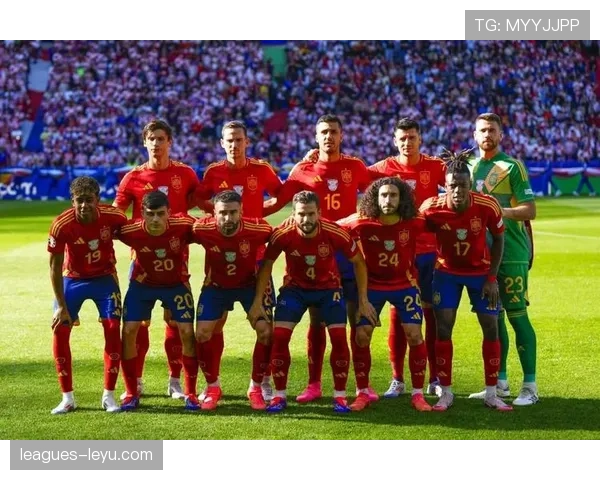 罗德里与西班牙传奇球星深度交流，共同助力斗牛士军团备战欧洲杯