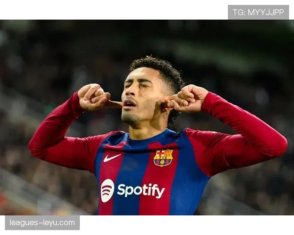 拉菲尼亚精彩射门助球队逆转，状态回暖铸就赛季经典时刻