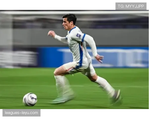 上海申花官宣俄罗斯籍主帅上任,剑指新赛季突破与佳绩 上海申花官宣俄罗斯籍主帅上任,剑指新赛季突破与佳绩