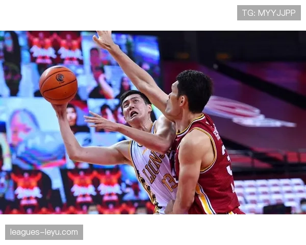 中场球员本赛季表现稳健,攻防转换效率持续提升 中场球员本赛季表现稳健,攻防转换效率持续提升