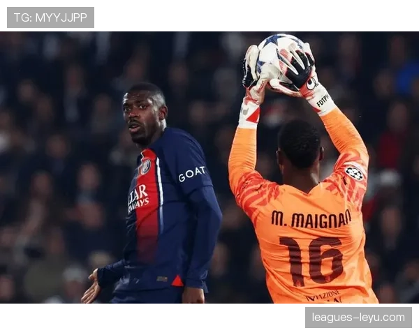 乌加特出球能力进化：从纯防守到推进参与解析